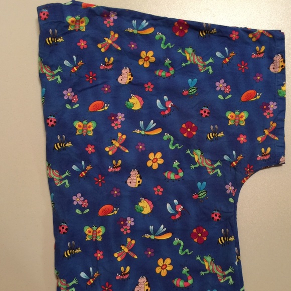 ▫️Crazy Scrubs Scrub Top with Flowers, Bugs, Frogs - Picture 16 of 16